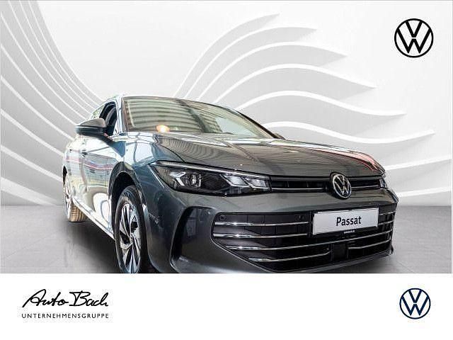 Grau (diabasgrau metallic) Neu 2025 VW Passat Business Kombi | 54.195 € (Teuer) - Bild 1/4