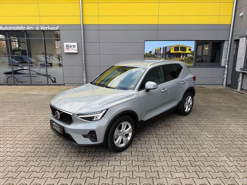 Grau Gebraucht 2023 Volvo XC40 Core SUV | 29.990 € (Fairer Preis) - Bild 1/4