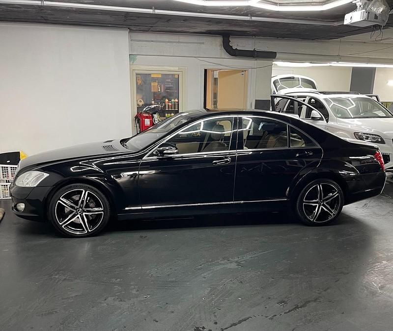 Schwarz Gebraucht 2008 Mercedes S500 Limousine | 14.900 € - Bild 1/4