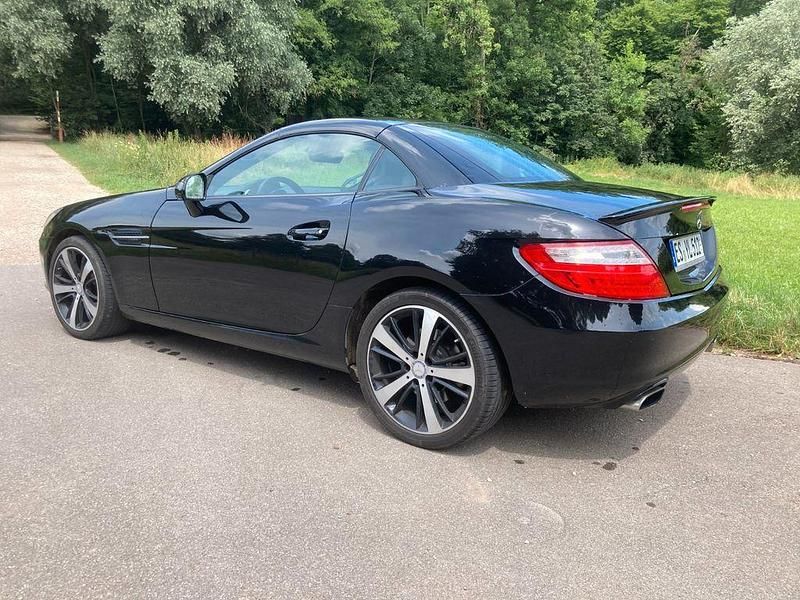 Gebraucht Mercedes SLK200 184 PS (135 kW) 2012 Schwarz Cabrio