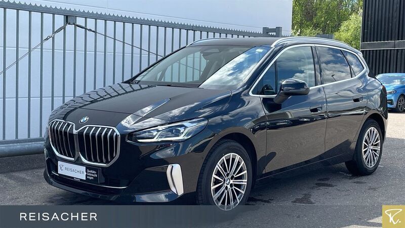 Saphirschwarz metallic Gebraucht 2024 BMW 218 Active Tourer Luxury Line Van / Kleinbus | 34.199 € (Guter Preis) - Bild 1/4