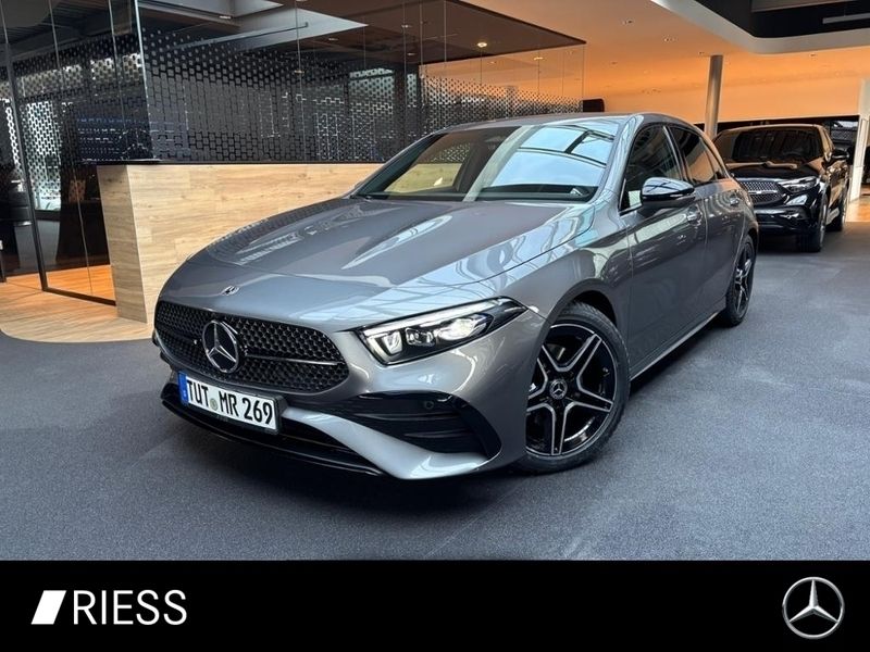 Grau Gebraucht 2024 Mercedes A200 AMG Limousine | 40.750 € (Teuer) - Bild 1/4