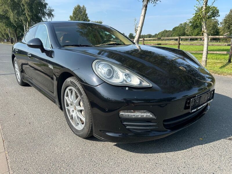 Basaltschwarzmetallic Gebraucht 2010 Porsche Panamera S Limousine | 22.999 € - Bild 1/4