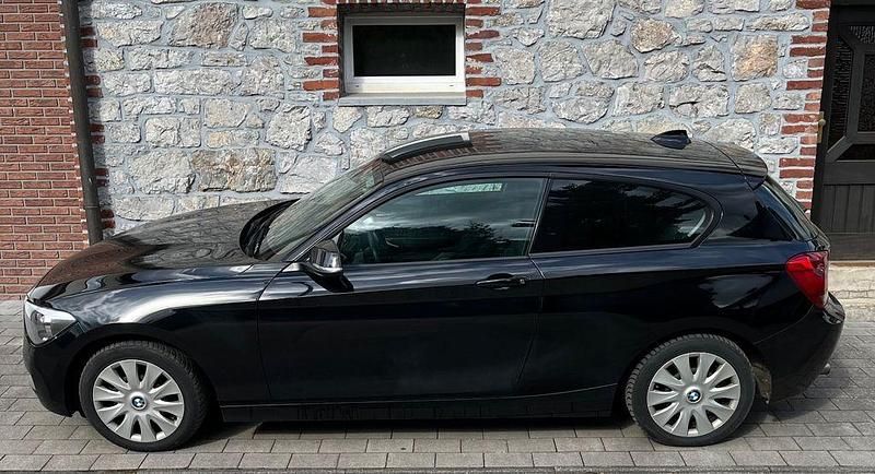Gebraucht BMW 118 143 PS (105 kW) 2014 Schwarz Kleinwagen