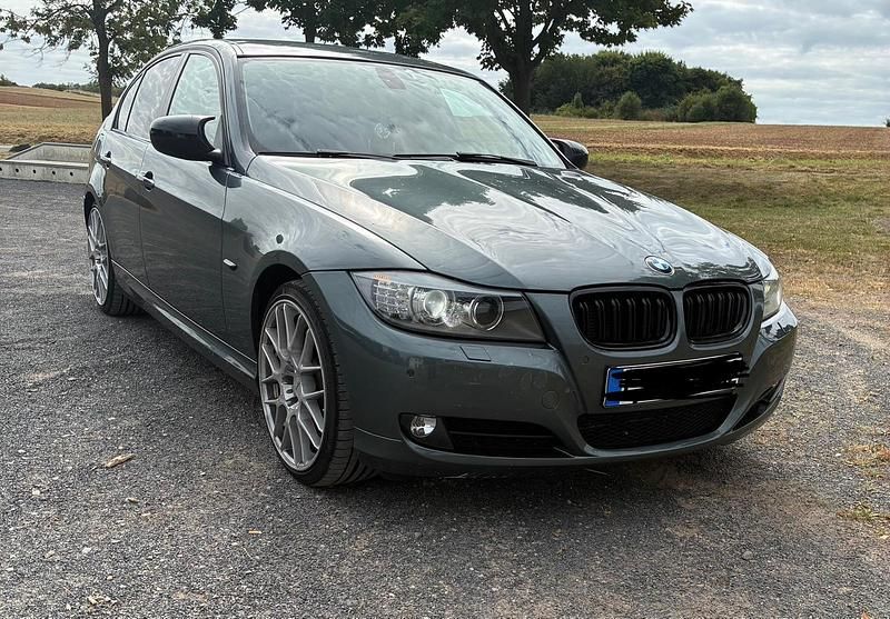 Andere farben Gebraucht 2011 BMW 320 Coupé | 9.500 € (Fairer Preis) - Bild 1/4