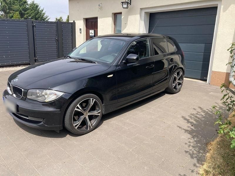 Gebraucht BMW 116 116 PS (85 kW) 2010 Schwarz Kleinwagen