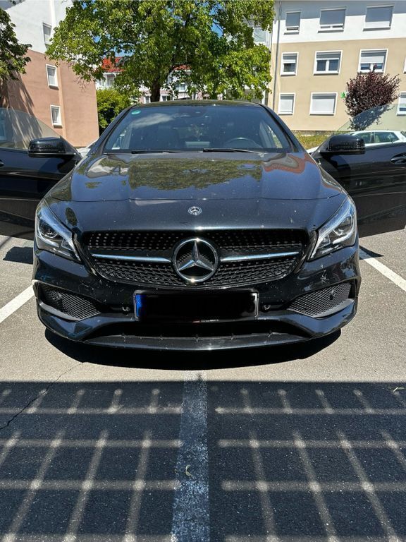 Schwarz Gebraucht 2019 Mercedes CLA220 Shooting Brake AMG line Kombi | 25.950 € (Etwas zu teuer) - Bild 1/4