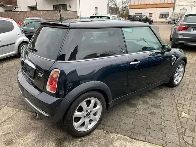 Begagnad Mini ONE 90 HK (66 kW) 2007 Svart Halvkombi
