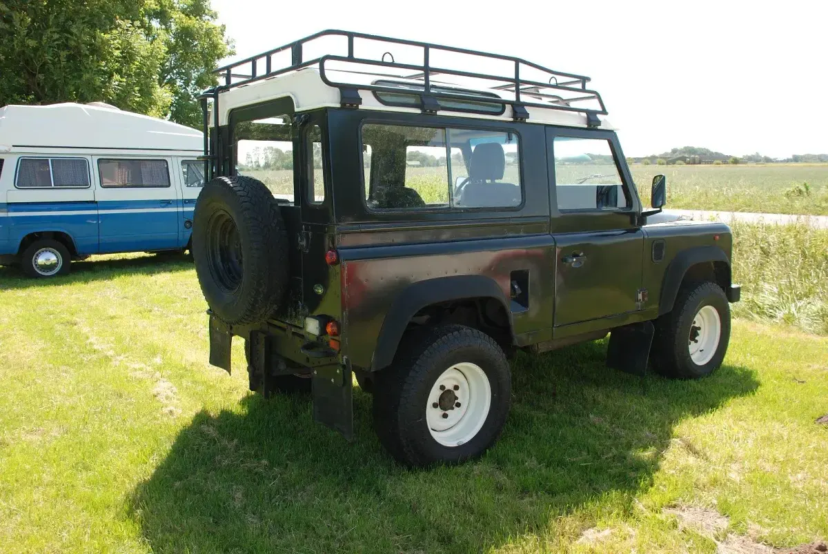Gebraucht Land Rover Defender 113 PS (83 kW) 1995 Grün Pickup