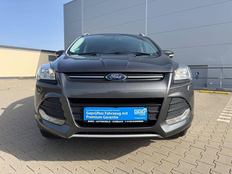 Gebraucht Ford Kuga Trend 120 PS (88 kW) 2016 Grau SUV