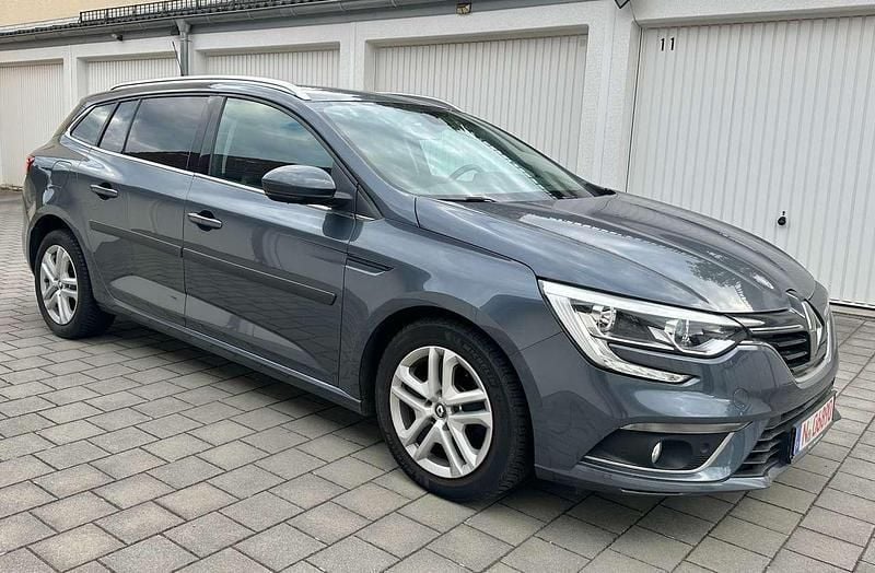 Titangrau Gebraucht 2018 Renault Mégane GrandTour LIMITED Kombi | 10.500 € (Guter Preis) - Bild 1/4