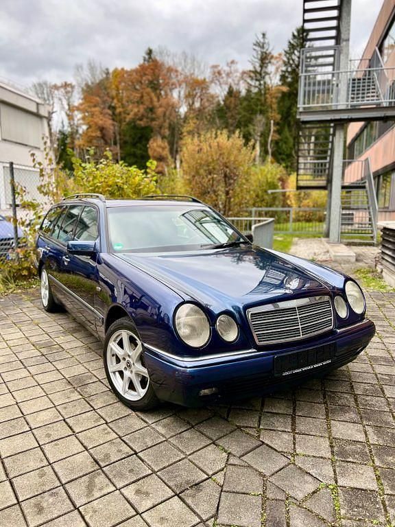 Violet Gebraucht 1997 Mercedes E200 Elegance Limousine | 2.990 € (Fairer Preis) - Bild 1/4