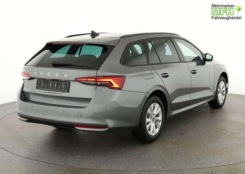 Neu Skoda Octavia Selection 150 PS (110 kW) 2025 Graphite grau metallic Kombi