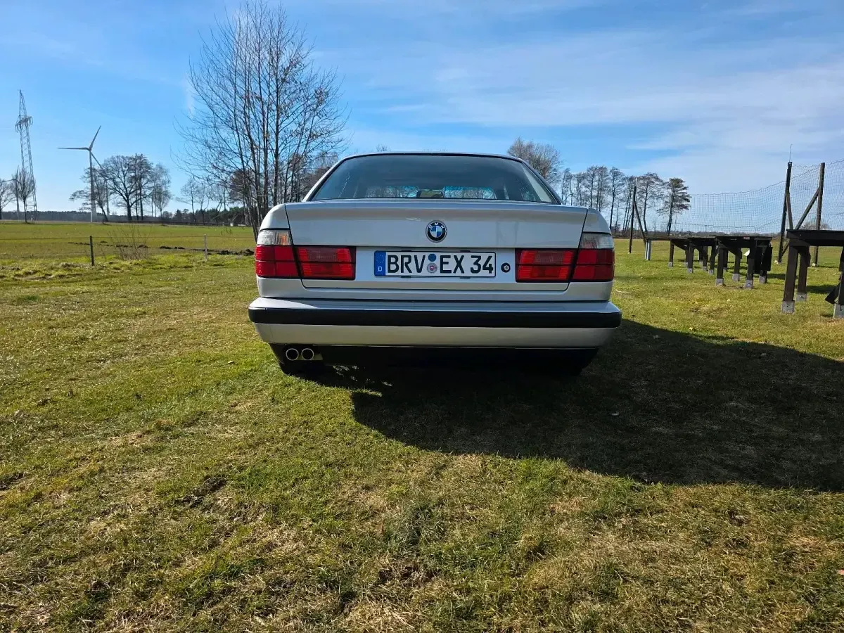Używany BMW 520 150 KM (110 kW) 1990 Srebrny Sedan/Limuzyna