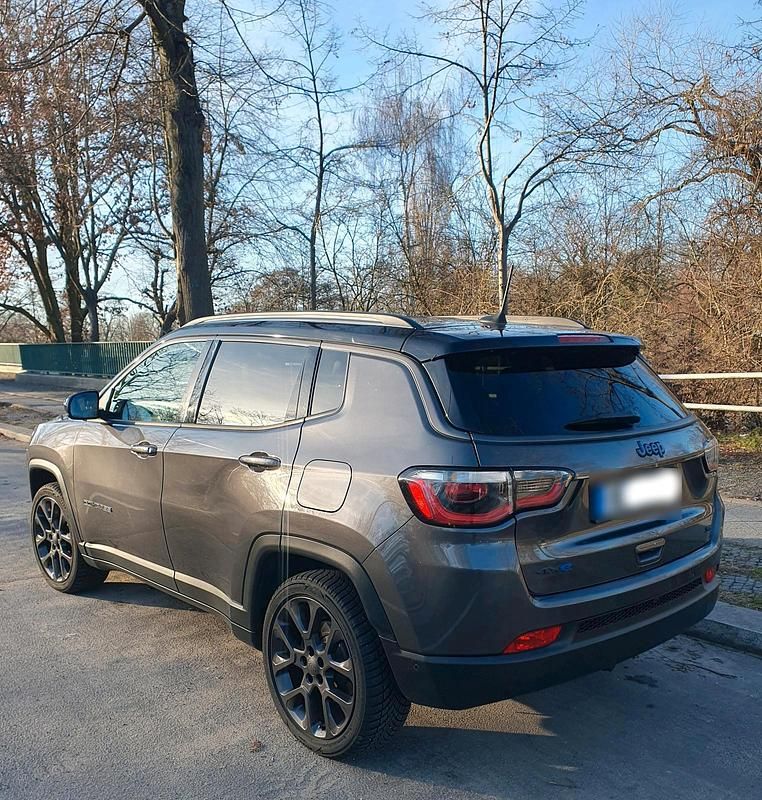 Gebraucht Jeep Compass 179 PS (131 kW) 2021 Grau SUV