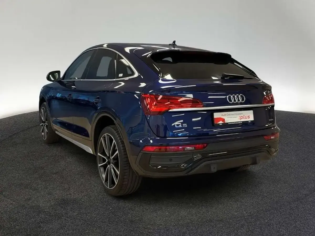 Gebraucht Audi Q5 204 PS (150 kW) 2022 Navarrablau metallic SUV