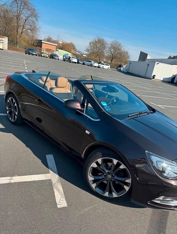 Braun Gebraucht 2017 Opel Cascada Cabrio | 10.300 € (Etwas zu teuer) - Bild 1/4