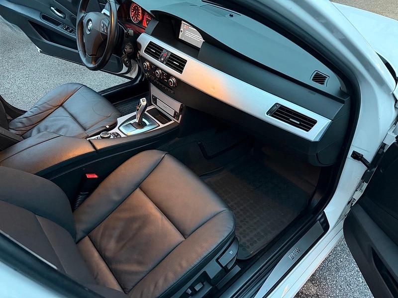 Gebraucht BMW 520 177 PS (130 kW) 2009 Weiß Kombi