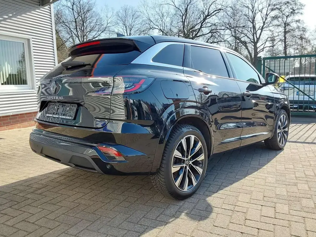 Gebraucht Renault Austral Techno 158 PS (116 kW) 2023 Sternenschwarz SUV