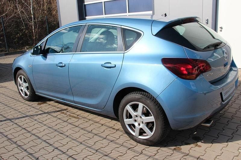 Gebraucht Opel Astra Sport 140 PS (102 kW) 2010 Blau Limousine