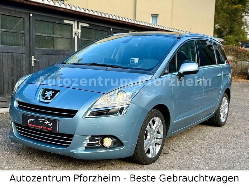 Grau Gebraucht 2010 Peugeot 5008 Family Van / Kleinbus | 3.999 € (Fairer Preis) - Bild 1/4