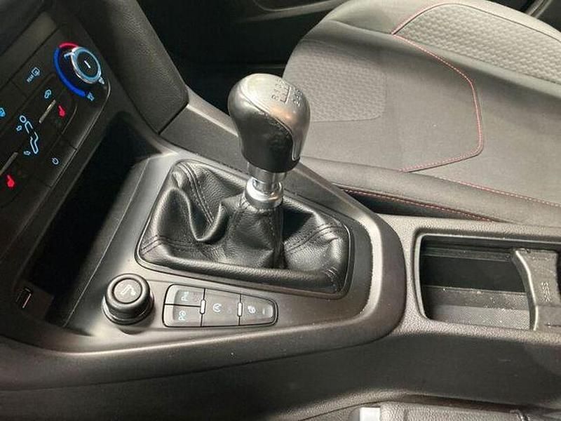 Gebraucht Ford Focus ST-Line 140 PS (102 kW) 2018 Grau Kombi