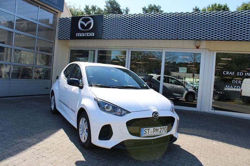 Weiß Gebraucht 2024 Mazda 2 Center-Line Limousine | 19.300 € (Guter Preis) - Bild 1/4
