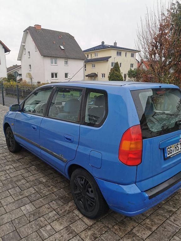 Blau Gebraucht 2000 Mitsubishi Space Star Van / Kleinbus | 1.300 € (Guter Preis) - Bild 1/4