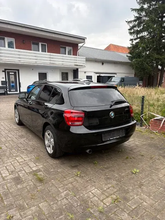 Gebraucht BMW 114 102 PS (75 kW) 2014 Schwarz Kleinwagen