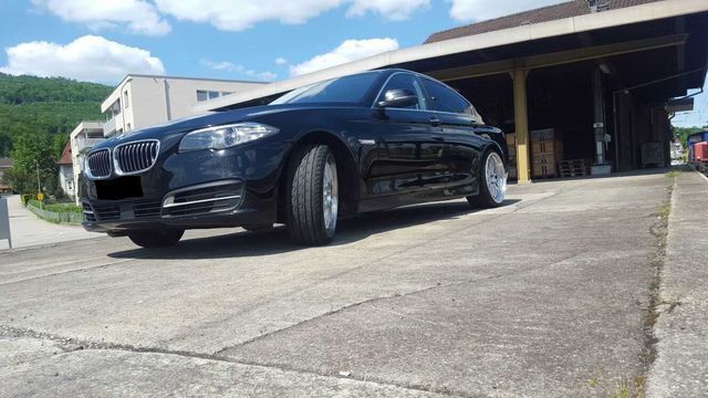Gebraucht BMW 530 258 PS (189 kW) 2013 Schwarz metallic Limousine
