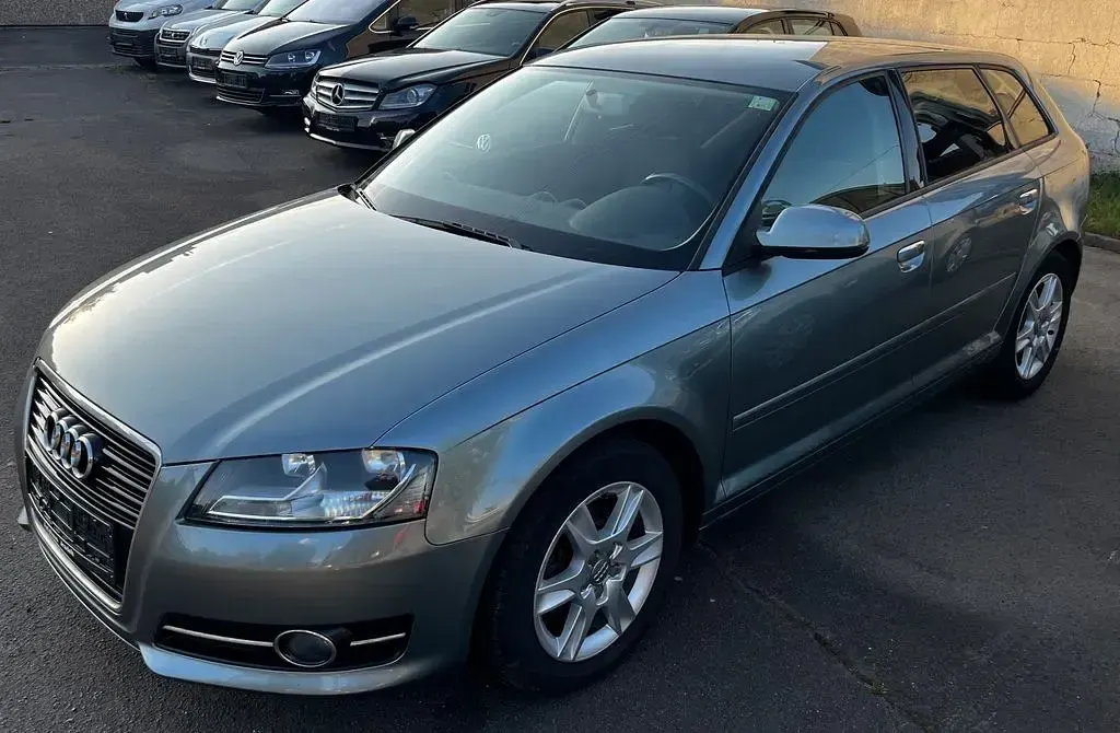 Second-hand Audi A3 Attraction 125 CP (91 kW) 2011 Gri Hatchback