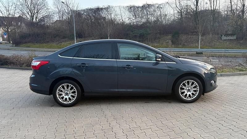 Gebraucht Ford Focus Titanium 150 PS (110 kW) 2011 Blau Limousine