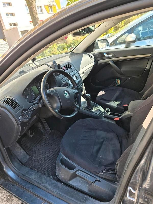 Gebraucht Skoda Octavia 115 PS (84 kW) 2007 Grau Limousine