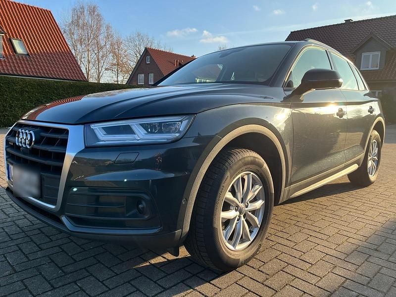 Grau Gebraucht 2019 Audi Q5 Business SUV | 25.500 € (Superpreis) - Bild 1/4