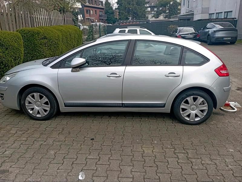 Gebraucht Citroën C4 110 PS (80 kW) 2009 Silber Limousine