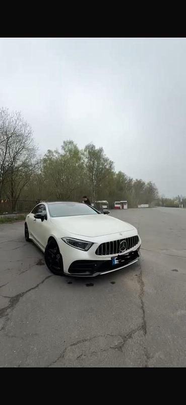 Weiß Gebraucht 2018 Mercedes CLS300 AMG Coupé | 34.900 € - Bild 1/4