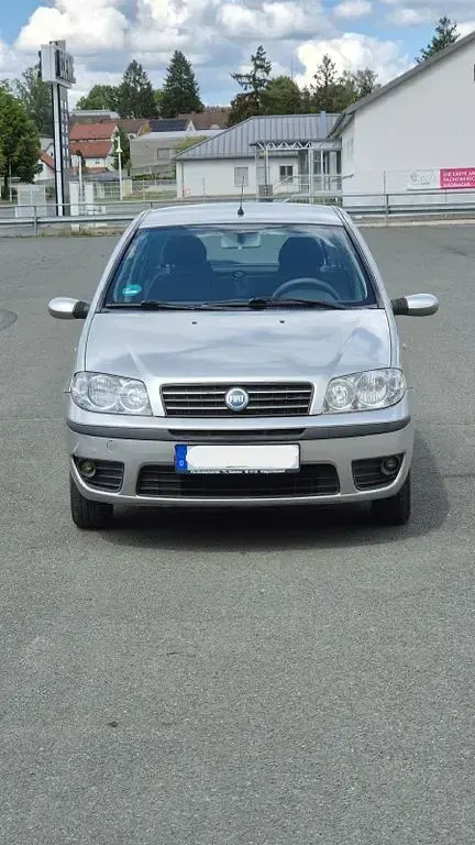 Gebraucht Fiat Punto 60 PS (44 kW) 2004 Silber Kleinwagen