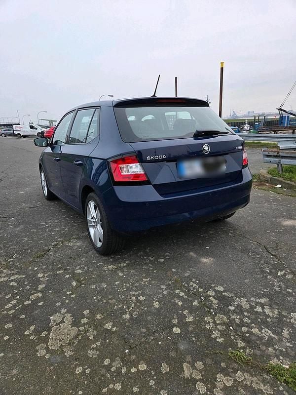 Gebraucht Skoda Fabia Cool Edition 75 PS (55 kW) 2017 Blau Kleinwagen