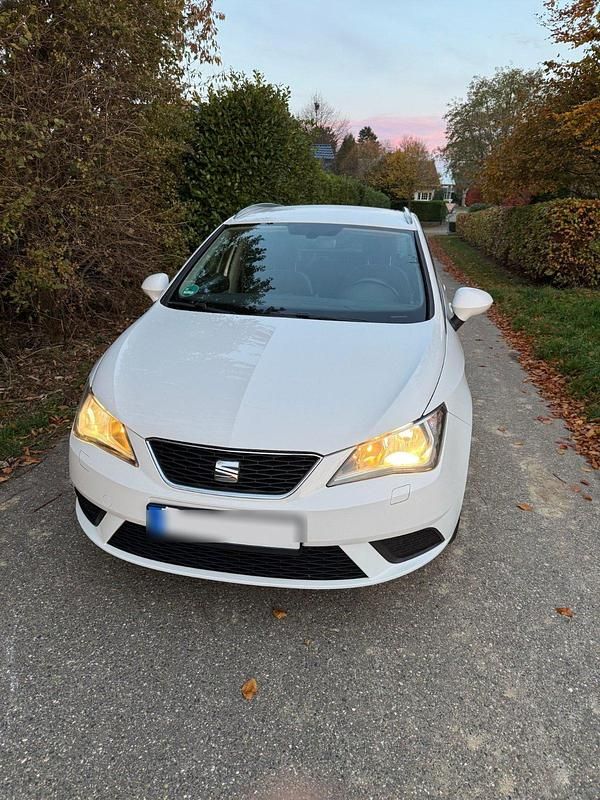 Weiß Gebraucht 2015 Seat Ibiza ST Kombi | 7.350 € (Fairer Preis) - Bild 1/4