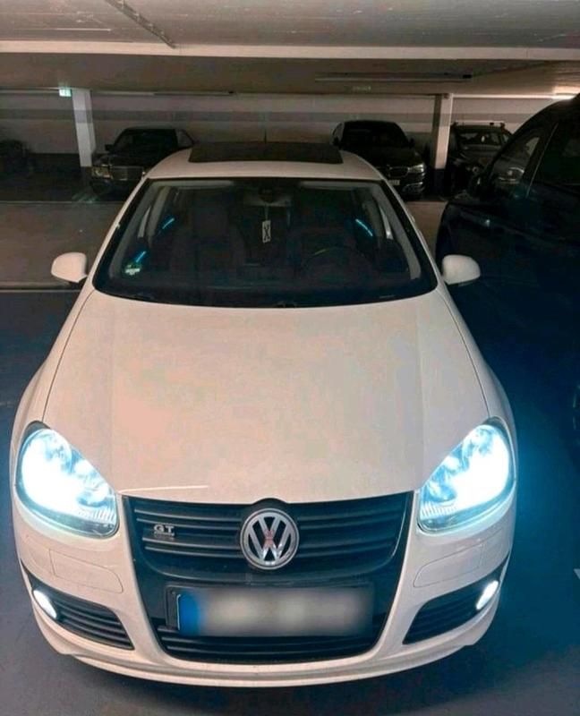 Weiß Gebraucht 2008 VW Golf V Limousine | 3.700 € (Teuer) - Bild 1/4