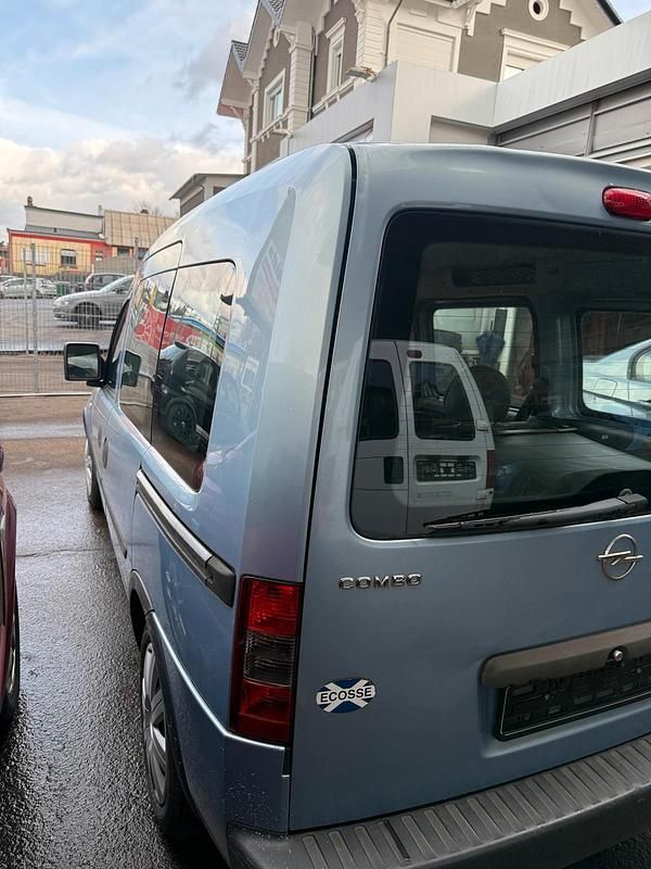 Gebraucht Opel Combo 97 PS (71 kW) 2006 Silber Van / Kleinbus