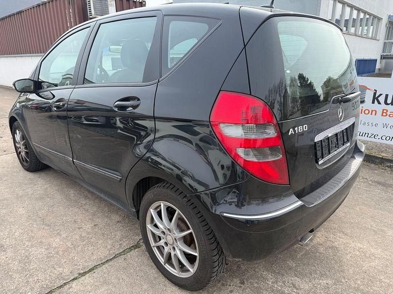 Gebraucht Mercedes A180 109 PS (80 kW) 2008 Schwarz Limousine