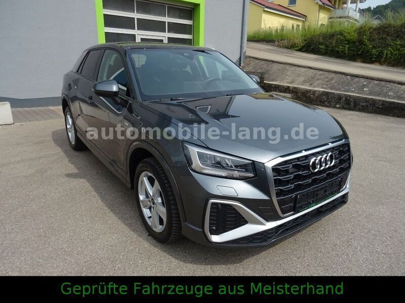 Grau Gebraucht 2024 Audi Q2 S-Line SUV | 25.450 € (Guter Preis) - Bild 1/4
