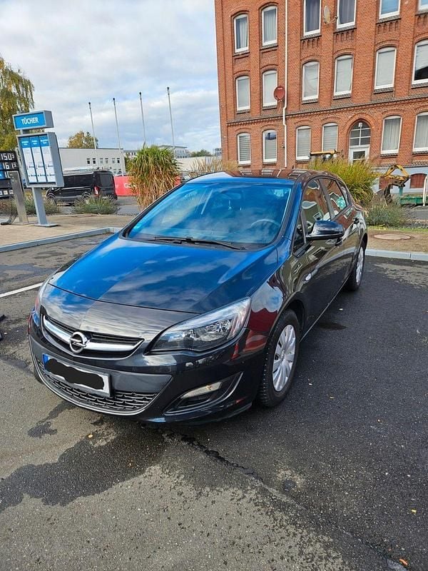 Schwarz Gebraucht 2013 Opel Astra Edition Limousine | 7.999 € (Teuer) - Bild 1/4