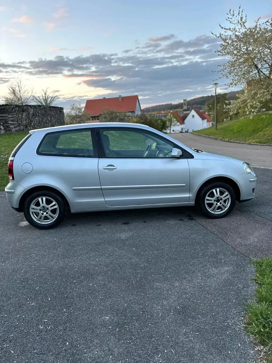 Gebraucht VW Polo 60 PS (44 kW) 2009 Silber Kleinwagen