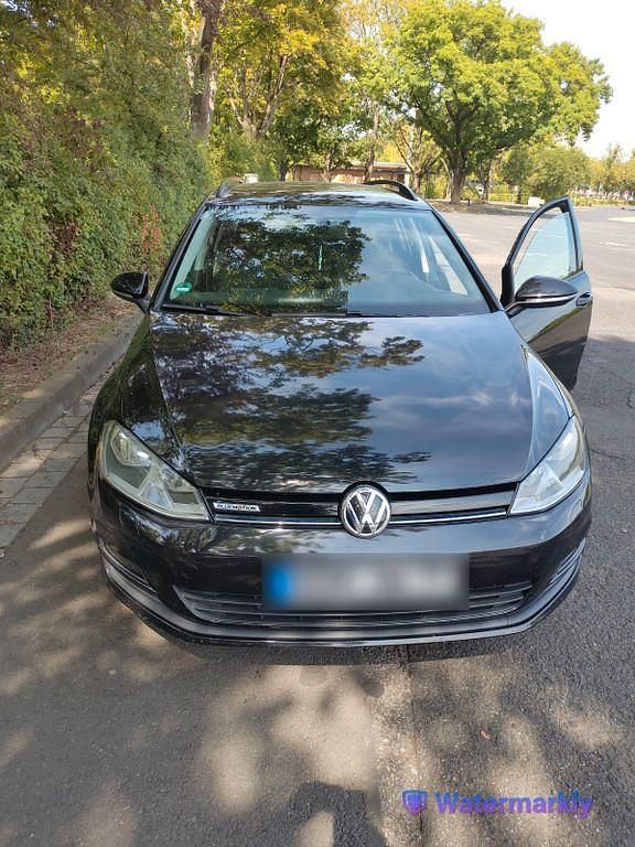 Schwarz Gebraucht 2015 VW Golf VII Comfortline Kombi | 7.900 € (Guter Preis) - Bild 1/4