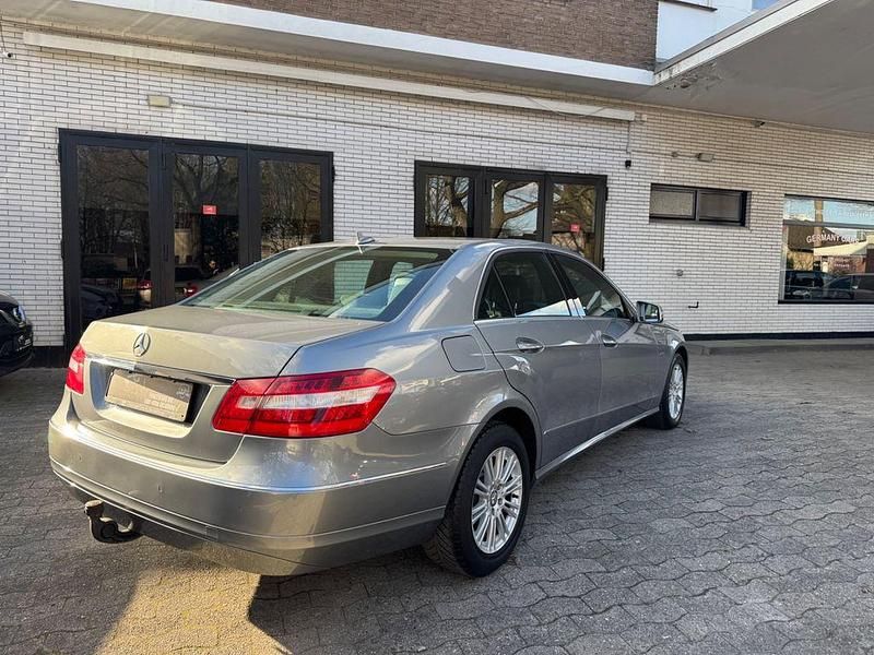 Second-hand Mercedes E250 204 CP (150 kW) 2009 Argintiu Berlinǎ