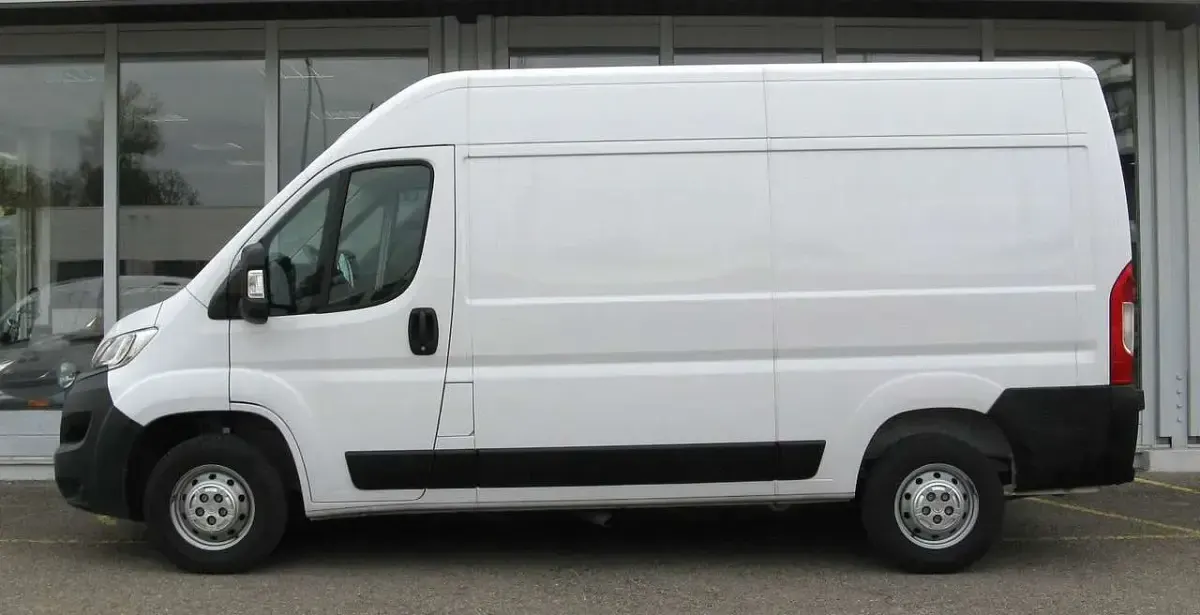 Gebraucht Opel Movano Edition 120 PS (88 kW) 2023 Lackierung weiss icy/typ ausse Van