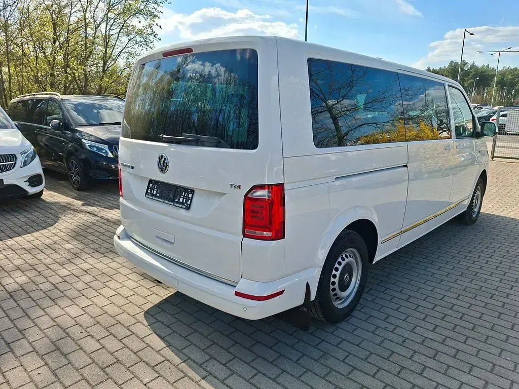 Gebraucht VW Caravelle 150 PS (110 kW) 2017 Weiß Van