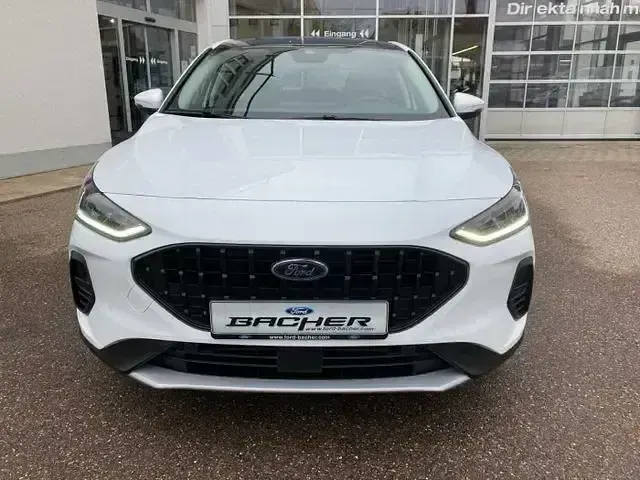 Gebraucht Ford Focus Active X 155 PS (114 kW) 2023 Weiß Limousine